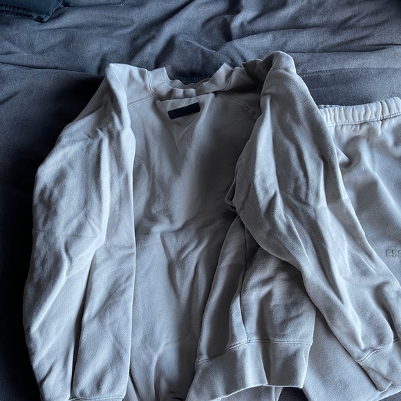 Essentials Set - Picture 4 of 6